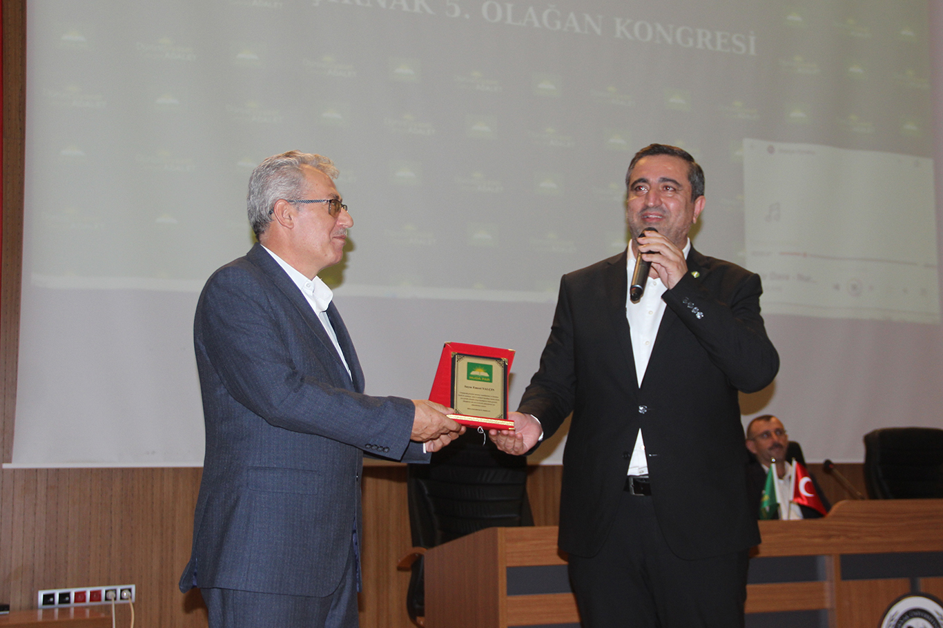 BATMAN MİLLETVEKİLİ RAMANLI: "SEÇİM BİTER, BİZİM İÇİN REKABET DEĞİL YARDIMLAŞMA BAŞLAR"