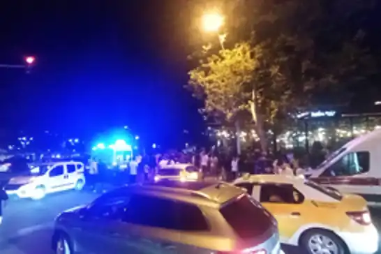 Diyarbakır'da 3 araç birbirine girdi: 1'i ağır 5 yaralı