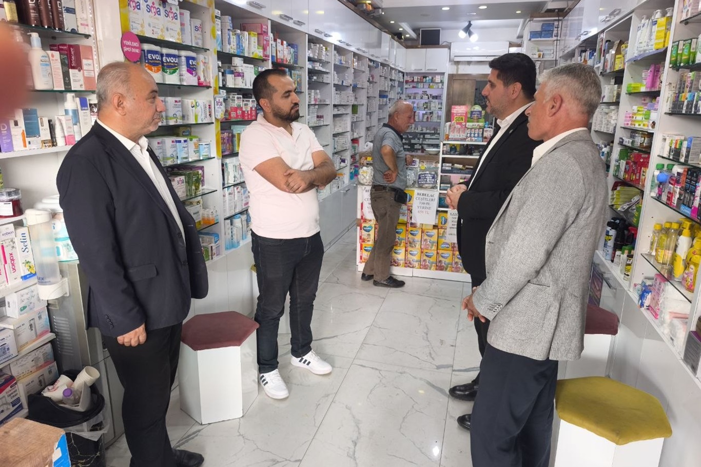 HÜDA PAR Antalya teşkilatı sektörel ziyaretler kapsamında eczacıların sorunlarını dinledi
