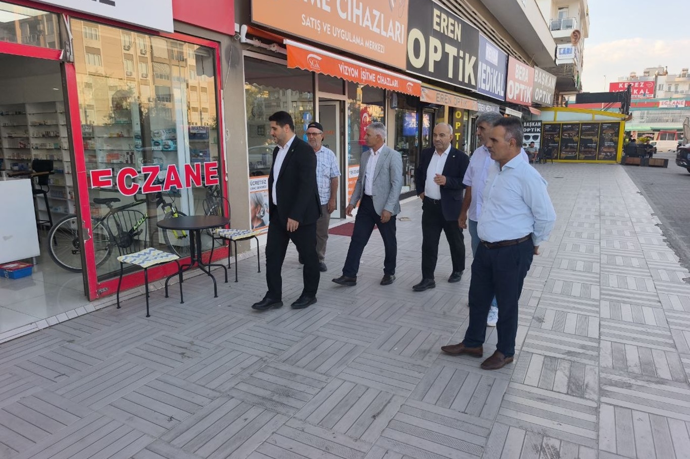 HÜDA PAR Antalya teşkilatı sektörel ziyaretler kapsamında eczacıların sorunlarını dinledi