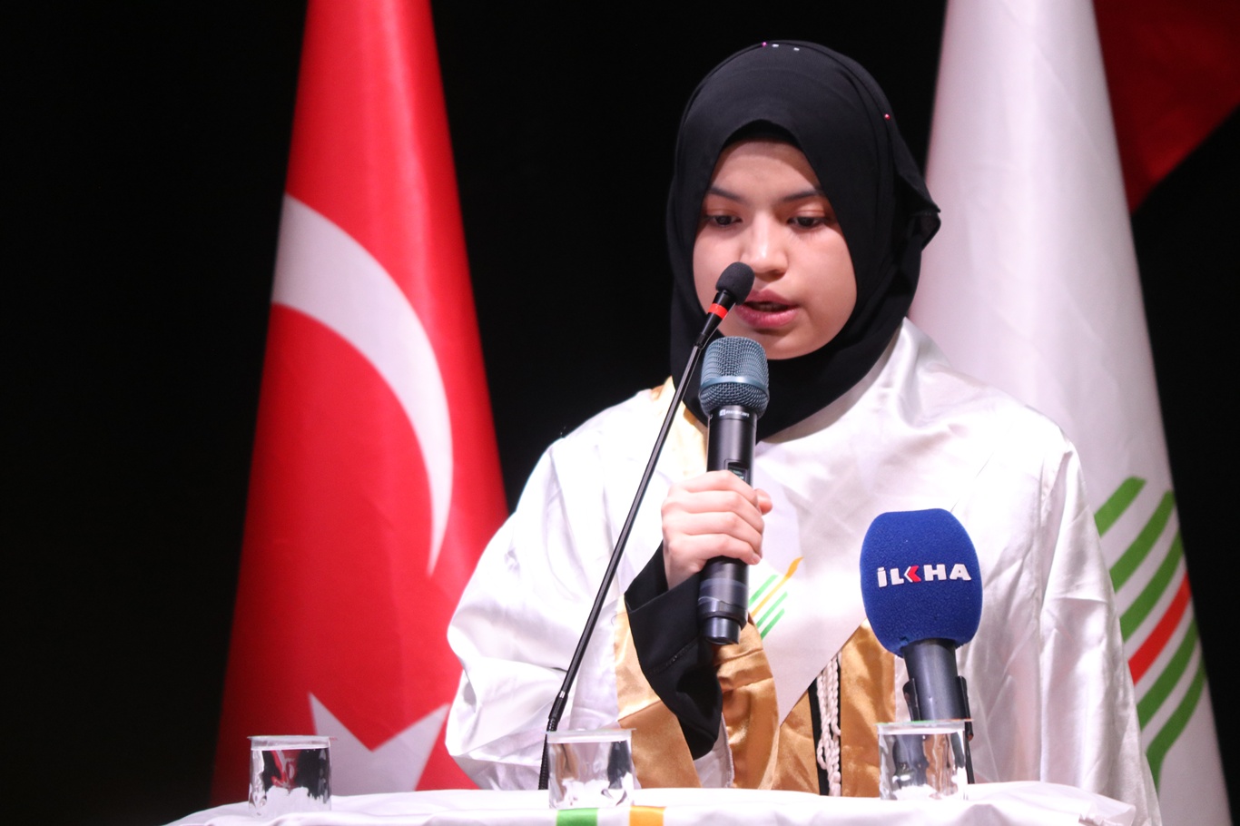 "Kur'an-ı Kerim'i Tek Oturumda Ezbere Okuma Yarışması"nın ödül töreni gerçekleştirildi