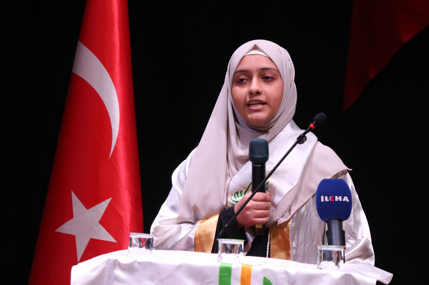 "Kur'an-ı Kerim'i Tek Oturumda Ezbere Okuma Yarışması" ödül töreni gerçekleştirildi