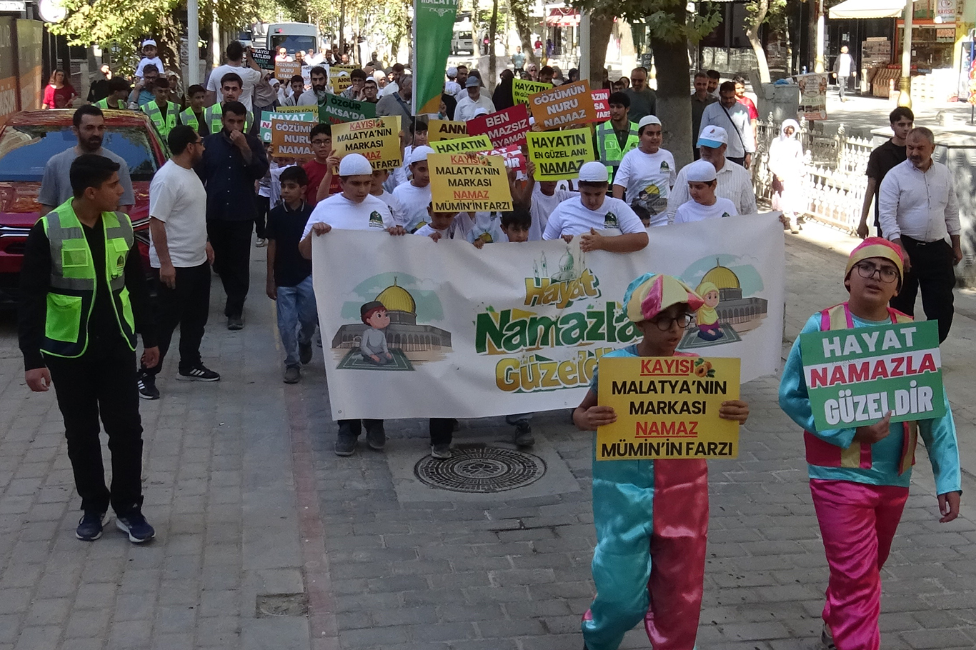 Malatya'da çocuklar "Hayat Namazla Güzeldir" etkinliğinde buluştu