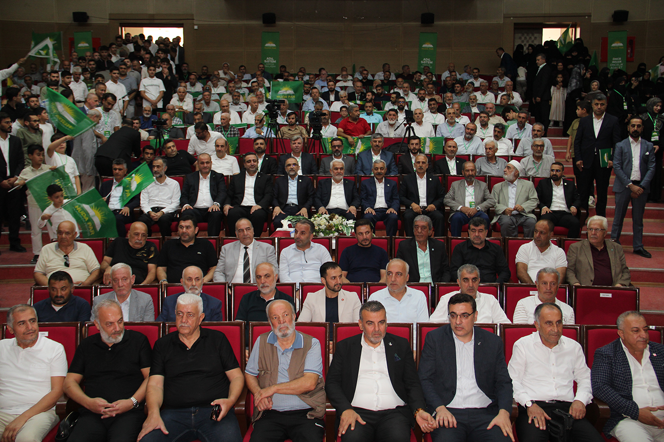 Yapıcıoğlu: "Kürt haklarını koruyacağım diyenler, Lut kavminin izinden gidenleri savunuyor"