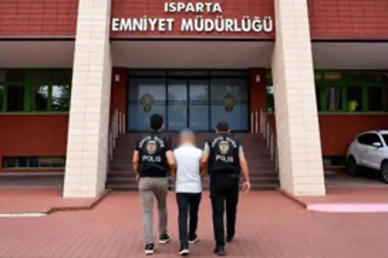 Hırsızlık suçundan 24 yıl hapis cezasıyla aranan şüpheli yakalandı