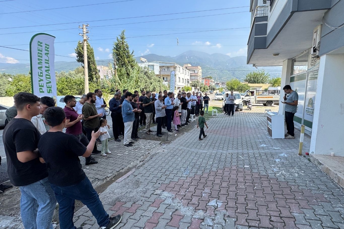 Hatay’ın Payas ilçesinde Peygamber Sevdalıları Vakfı Payas Temsilciliği törenle hizmete açıldı.