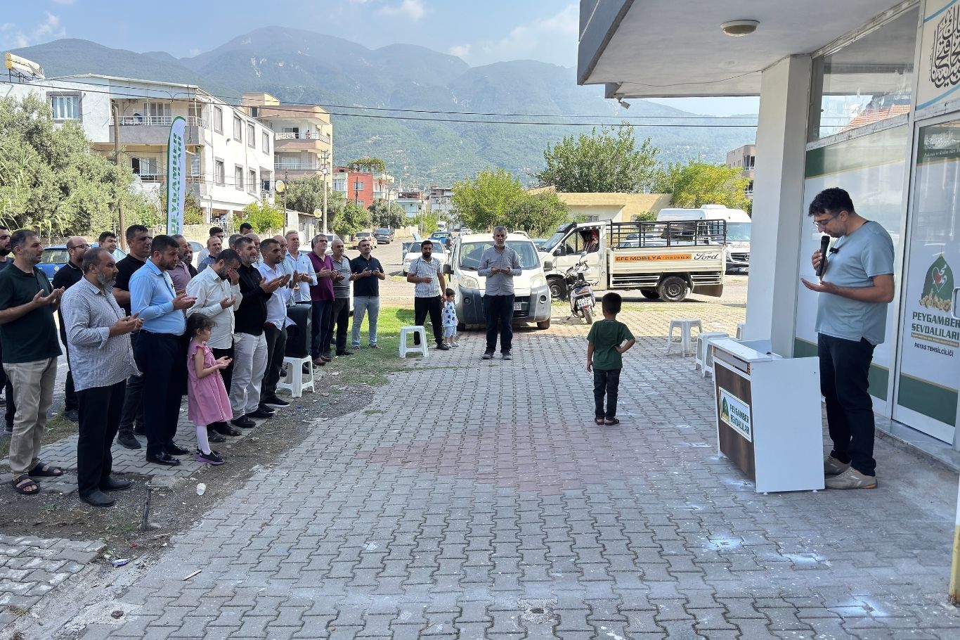 Hatay’ın Payas ilçesinde Peygamber Sevdalıları Vakfı Payas Temsilciliği törenle hizmete açıldı.