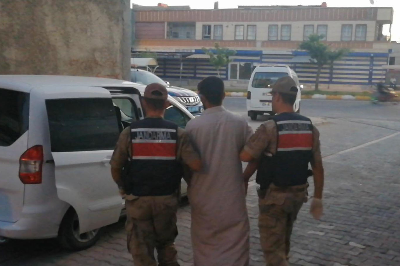 Şanlıurfa'da kesinleşmiş hapis cezası bulunan 2 hükümlü yakalandı
