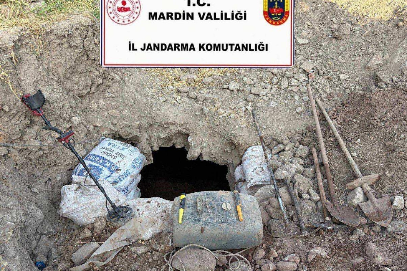 Mardin’de çok sayıda tarihi eser ele geçirildi: 4 gözaltı