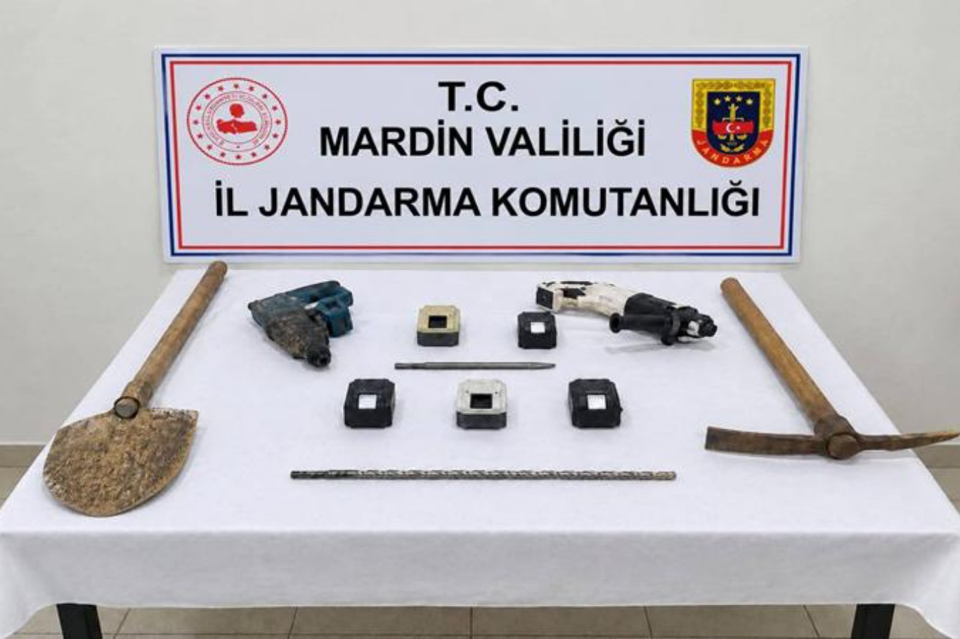 Mardin’de çok sayıda tarihi eser ele geçirildi: 4 gözaltı