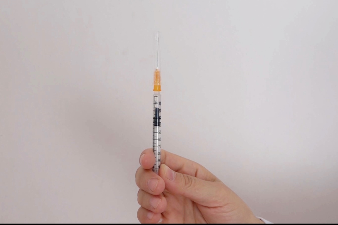 Grip aşıları eczanelerde yerini aldı: Risk grubundakilere çağrı