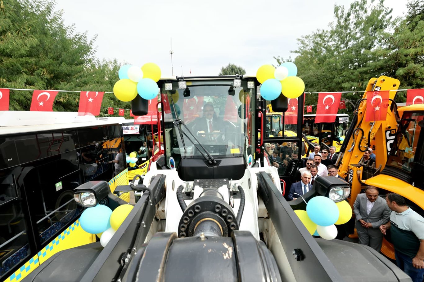 Siirt Belediyesi filosuna 21 yeni araç kattı
