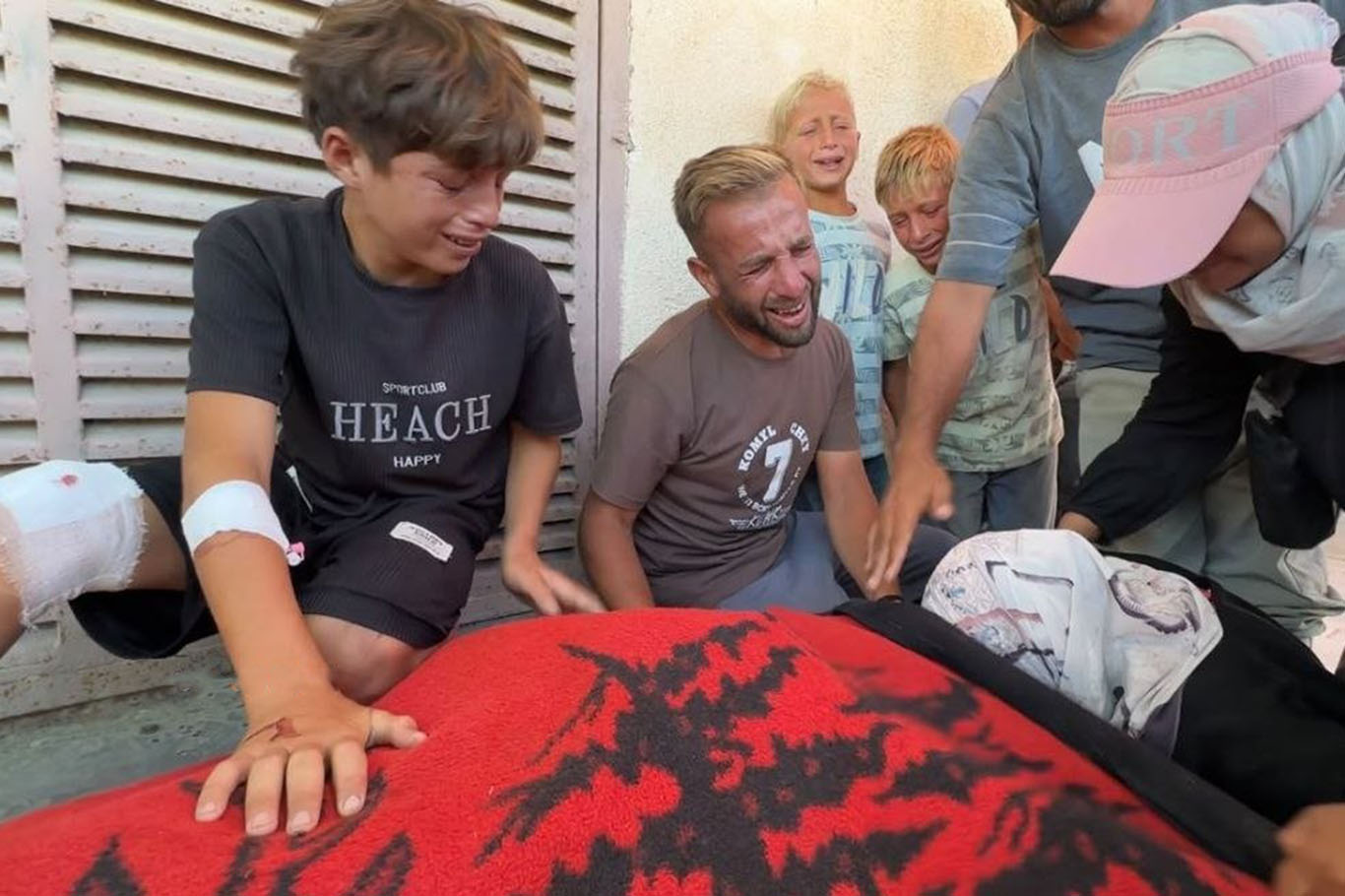 ژمارەی شەهیدەکان لە غەززە گەشتە ٧٣ هەزار و ٩١٩ کەس