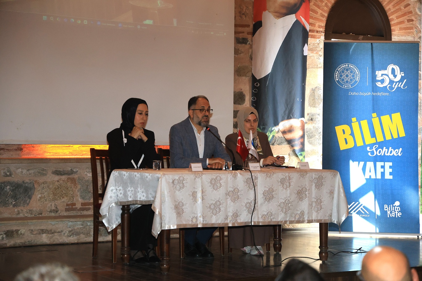 Bursa’da Gazze için bilim kafe paneli düzenlendi