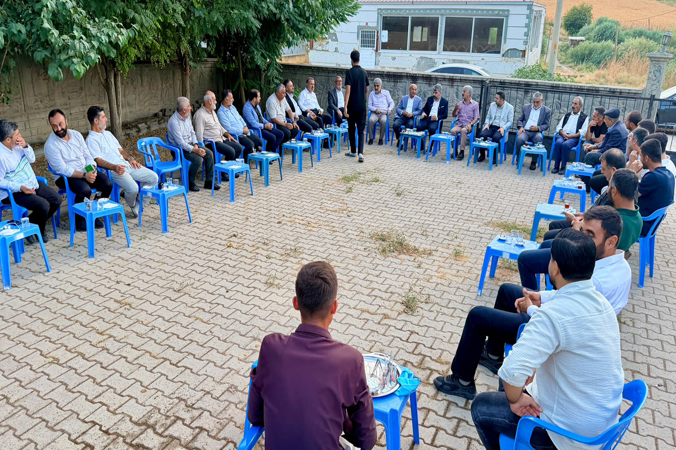 HÜDA PAR Milletvekili Dinç, Bismil’de vatandaşların sorun ve taleplerini dinledi