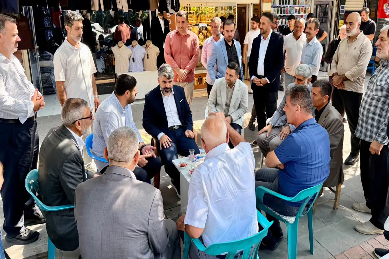 HÜDA PAR Milletvekili Dinç, Bismil’de vatandaşların sorun ve taleplerini dinledi