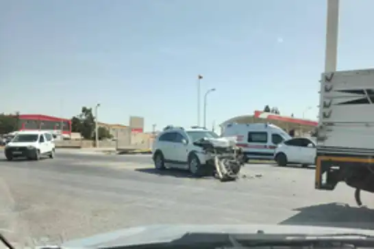 Şanlıurfa'da iki araç çarpıştı: 3 yaralı