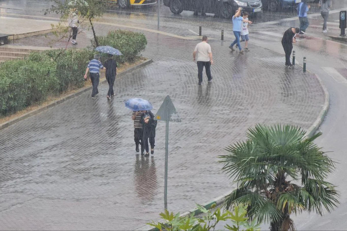 Meteoroloji'den 14 il için sarı kodlu sağanak uyarısı