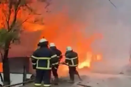 Kastamonu'da köy yangını: Alevler 8 eve yayıldı