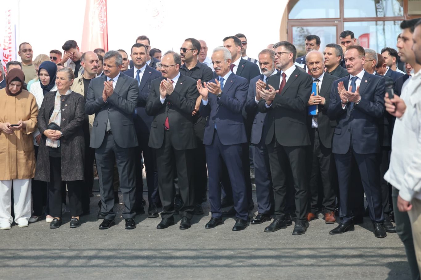 Siirt Havalimanı 250 bin yolcu kapasiteli oldu: Siirt demir yoluyla ulusal ağa bağlanacak