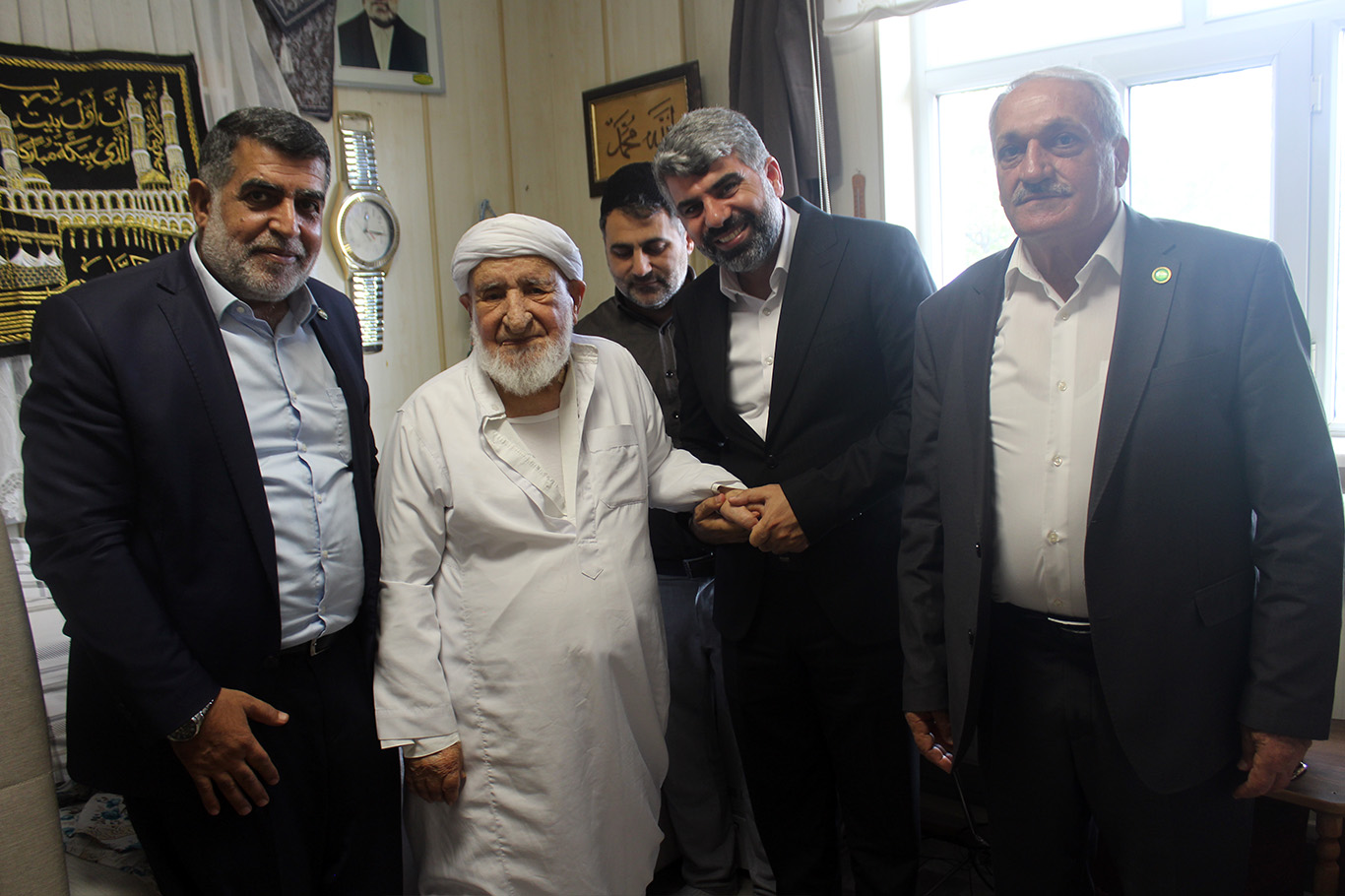 HÜDA PAR'dan Karakoçan’da Seyda Şeyh Ubeydullah El-Kavumani’ye ziyaret