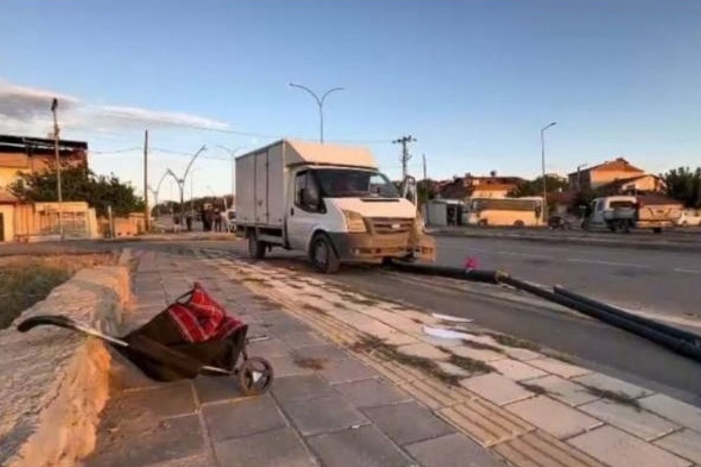 Malatya'da kamyonetin çarptığı yaya ağır yaralandı