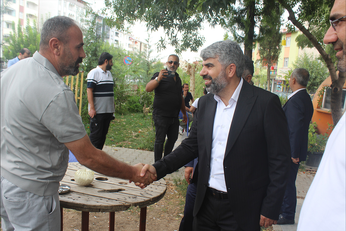 HÜDA PAR Milletvekili Faruk Dinç Elazığ’da vatandaş ve çiftçilerin sorunlarını dinledi