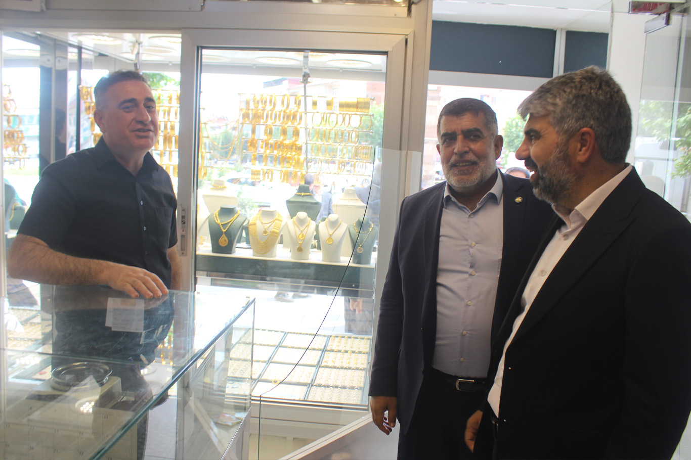 HÜDA PAR Milletvekili Faruk Dinç Elazığ’da vatandaş ve çiftçilerin sorunlarını dinledi