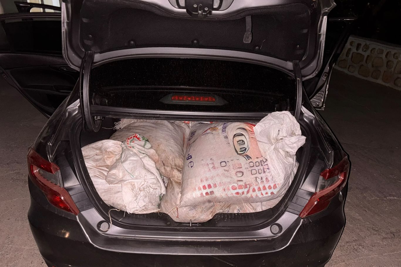 Siirt’te 300 kilo fıstık çalan hırsızlar yakalandı