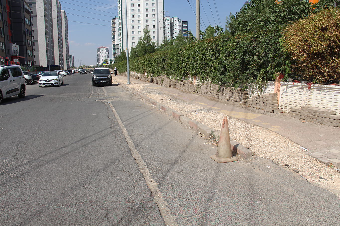 Diyarbakır'ın en gözde semtinde bitmeyen çile: Toz, karanlık ve kaza