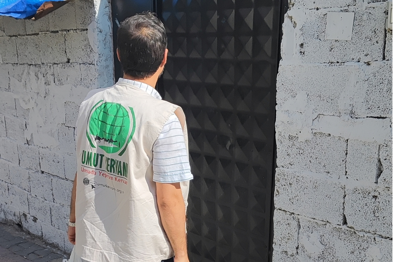 Mersin'de ihtiyaç sahibi ailelere gıda desteği