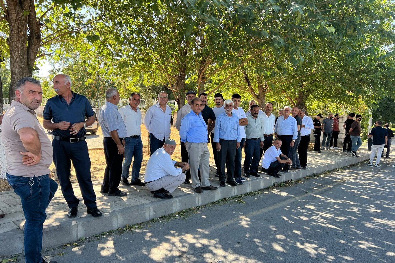 10 yıldır yol, su ve elektrik sorunları yaşayan köylüler çözüm bekliyor