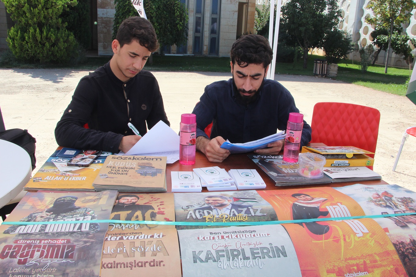 Rehber Gençlik Topluluğu: Üniversiteli öğrencilere helal dairesi içerisinde manevi aktiviteler sunuyoruz