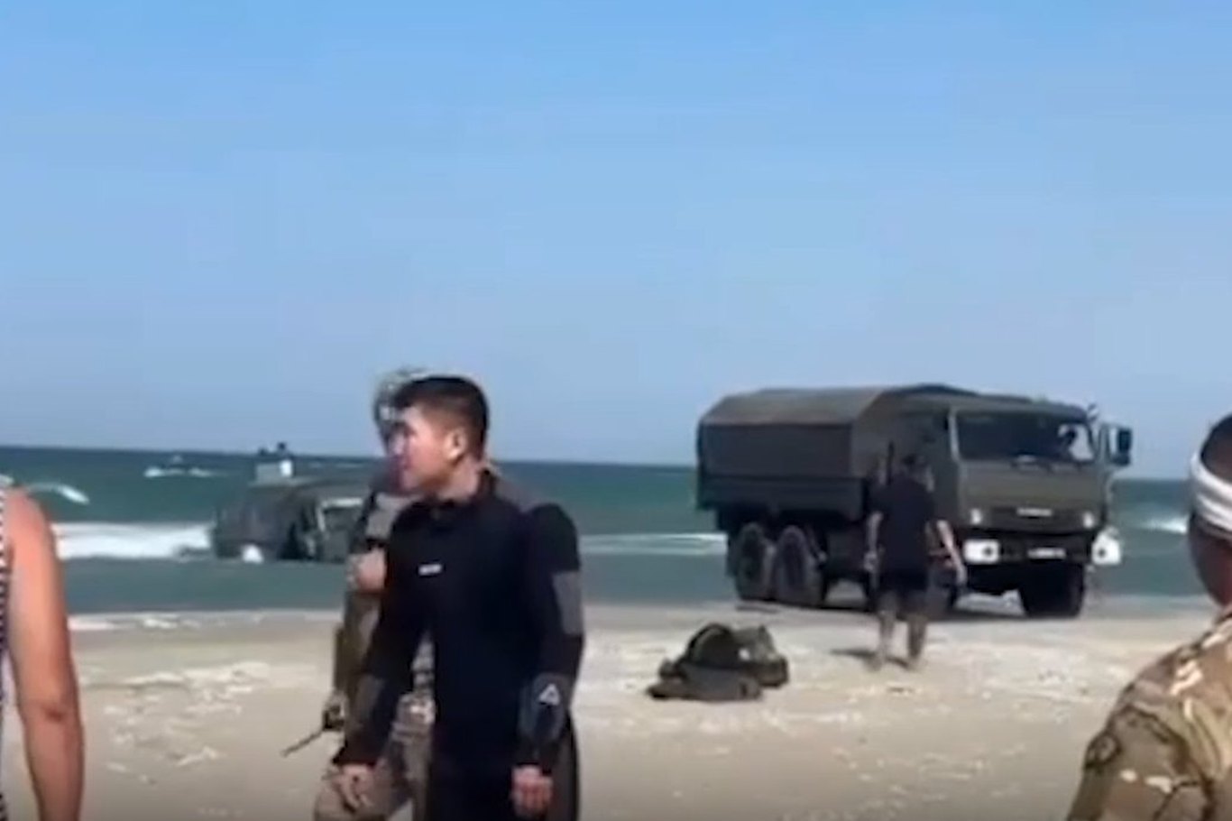 لە کازاخستان ٩ سەرباز لە کاتی مانۆڕێکی سەربازی لە دەریادا خنکان
