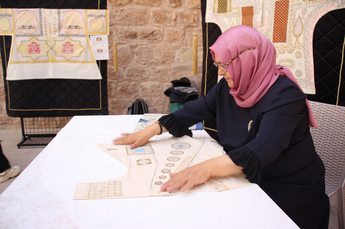 Ağrı'da "Dualı Sultan ve Peygamber Gömlekleri" ziyarete açıldı