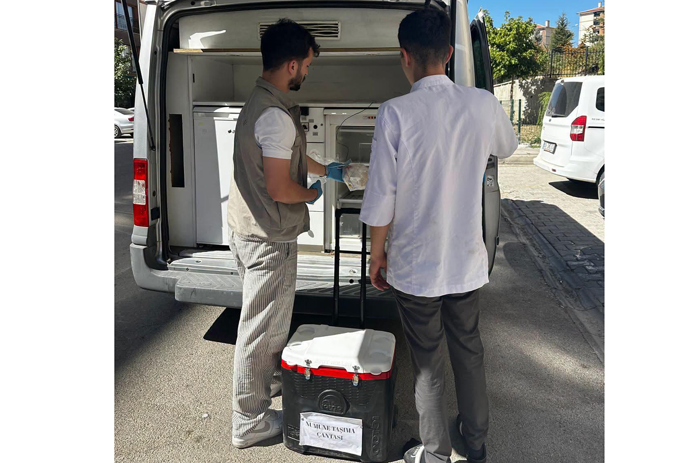 ŞIRNAK’TA GIDA DENETİMLERİNDE İŞLETMELERDEN NUMUNE ALINDI