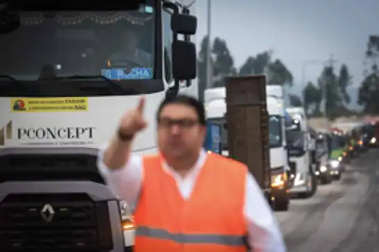 Portekiz'de artan yakıt fiyatlarını protesto etmek için yüzlerce kamyon gösteri düzenledi