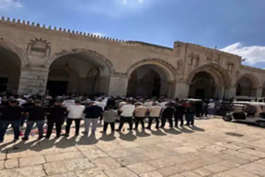 Tens of thousands pray at Al-Aqsa Mosque despite Israeli restrictions