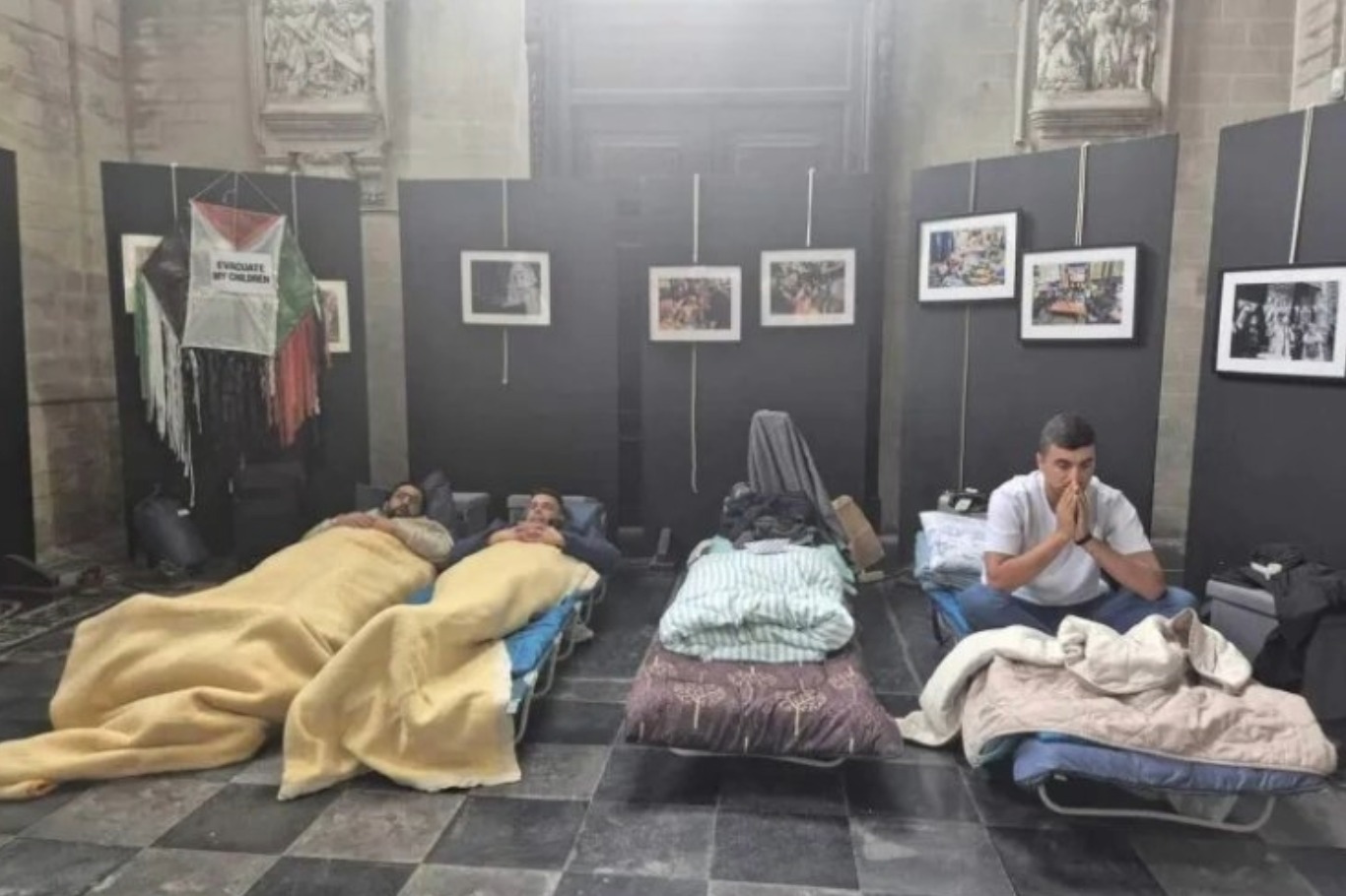 بروكسل..إضراب عن الطعام للمطالبة بإجلاء عائلات فلسطينية عالقة في غزة