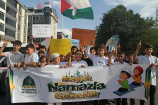 Bingöl'de "Hayat Namazla Güzeldir" temalı eğitim programı coşkulu bir final ile sona erdi