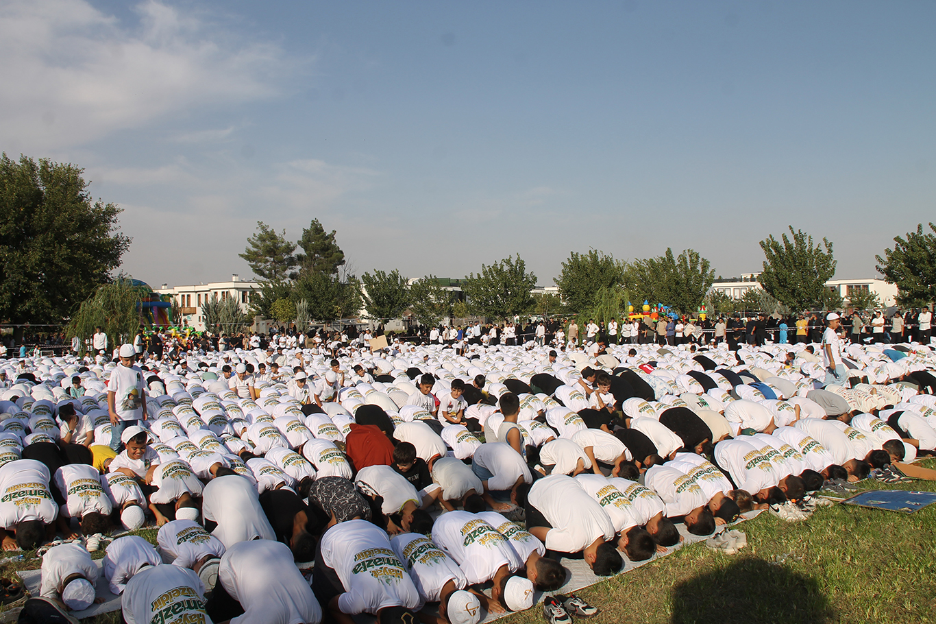 Diyarbakır’da 'Hayat Namazla Güzeldir' programına binlerce çocuk katıldı