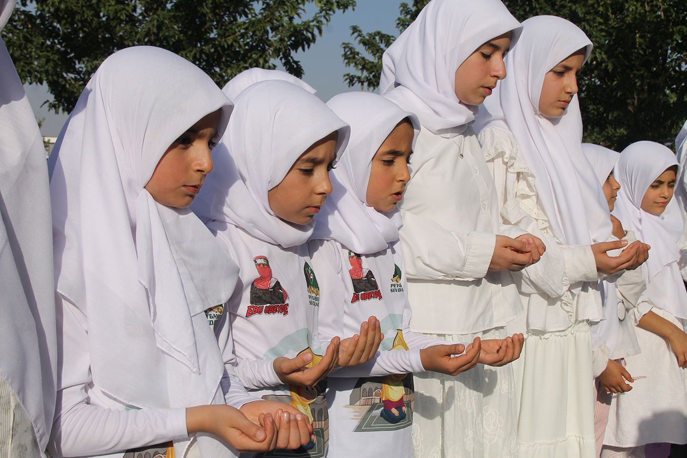 Diyarbakır’da 'Hayat Namazla Güzeldir' programına binlerce çocuk katıldı