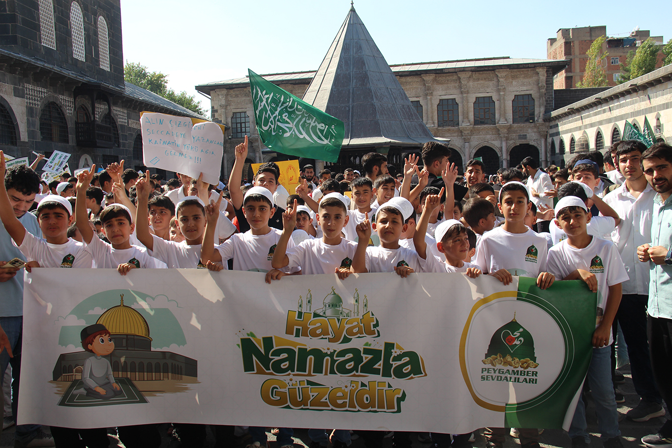 Diyarbakır’da "Hayat Namazla Güzeldir" programından renkli kareler