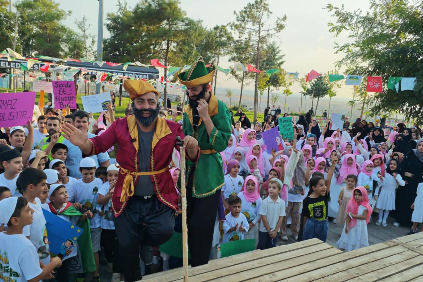 Şanlıurfa'da çocuklar "Hayat Namazla Güzeldir" etkinliğinde buluştu