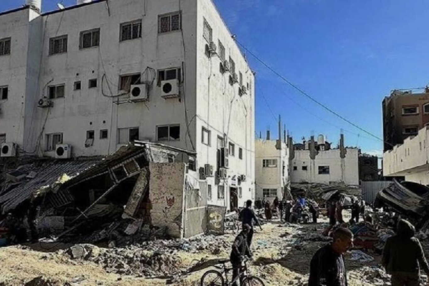 انتهاكات صهيونية مستمرة..إخلاء طاقم مستشفى كمال عدوان مع اقتراب دبابات الاحتلال