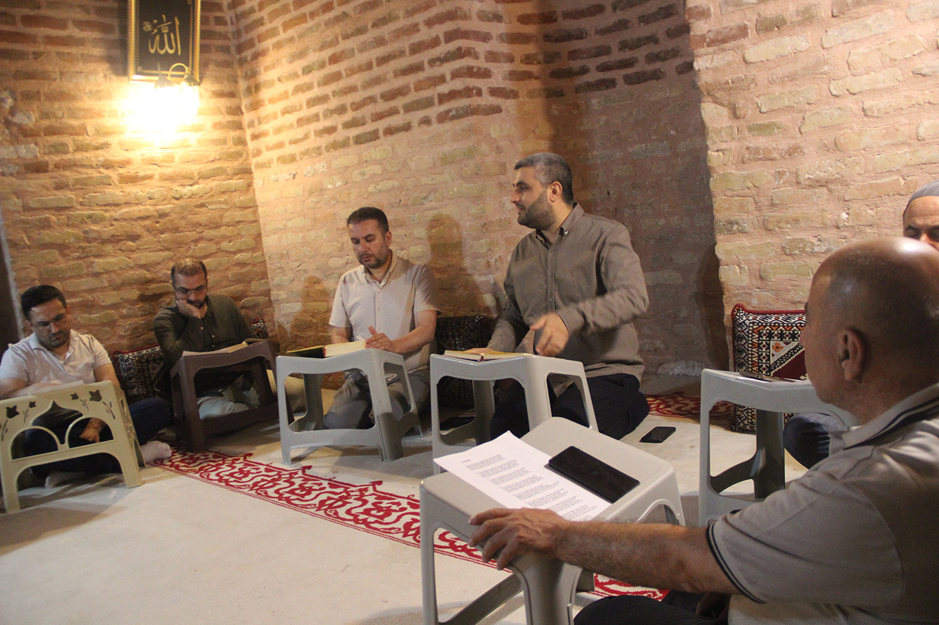 Dîwana Melayê Cizîrî li Medrese ya Sor tê şerhkirin