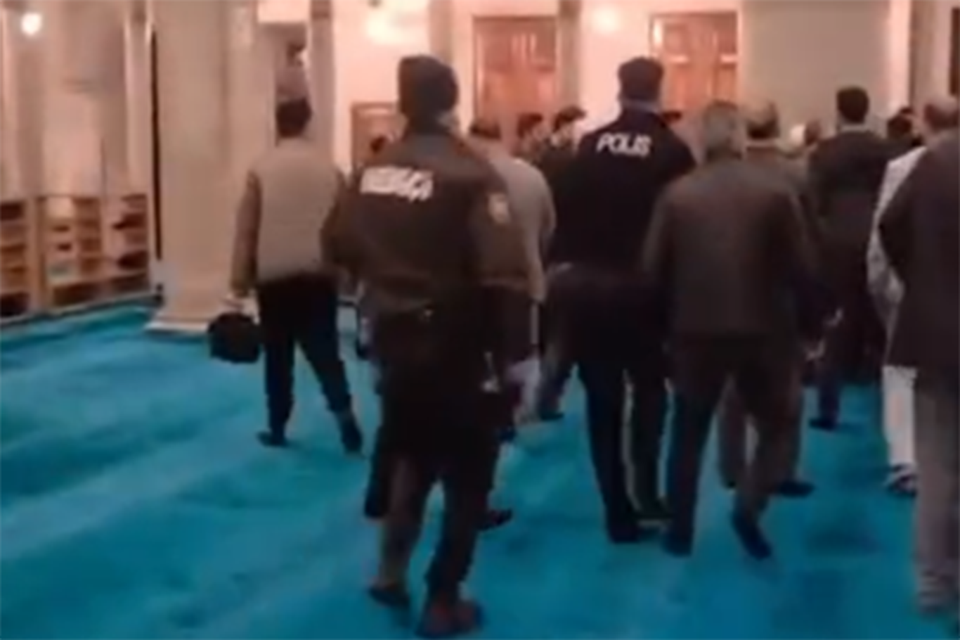 Eyüpsultan Camii’nde silahlı kavga: 2 gözaltı