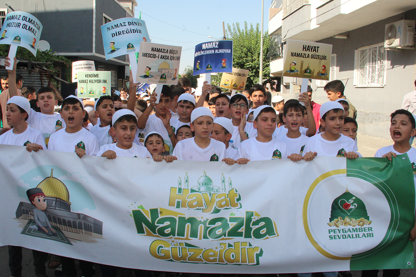 Peygamber Sevdalıları: Hedefimiz, namaz kılan bir nesil yetiştirmek