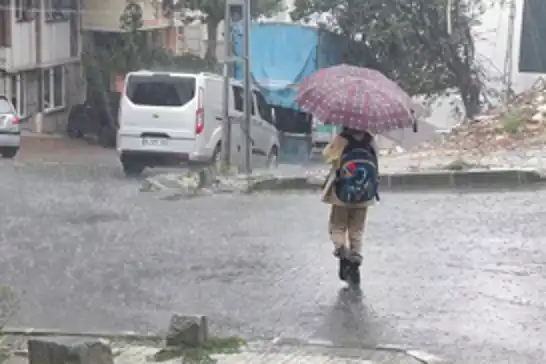 İstanbul'da sağanak geçişleri etkili oluyor