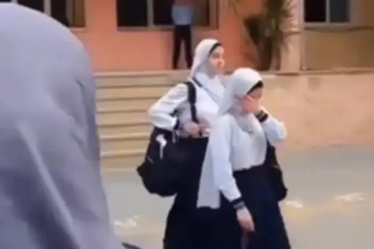 Azerbaycan'da başörtüsü yasağı: Öğrenciler okula alınmadı